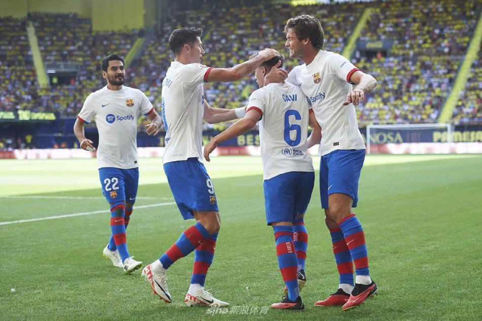 突出克里斯 突出克里斯